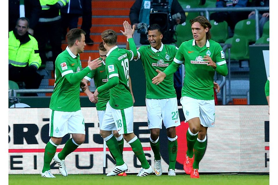 SV Werder Bremen spielt im Eintracht-Stadion gegen die Nationalmannschaft des Kosovos F: Getty Images