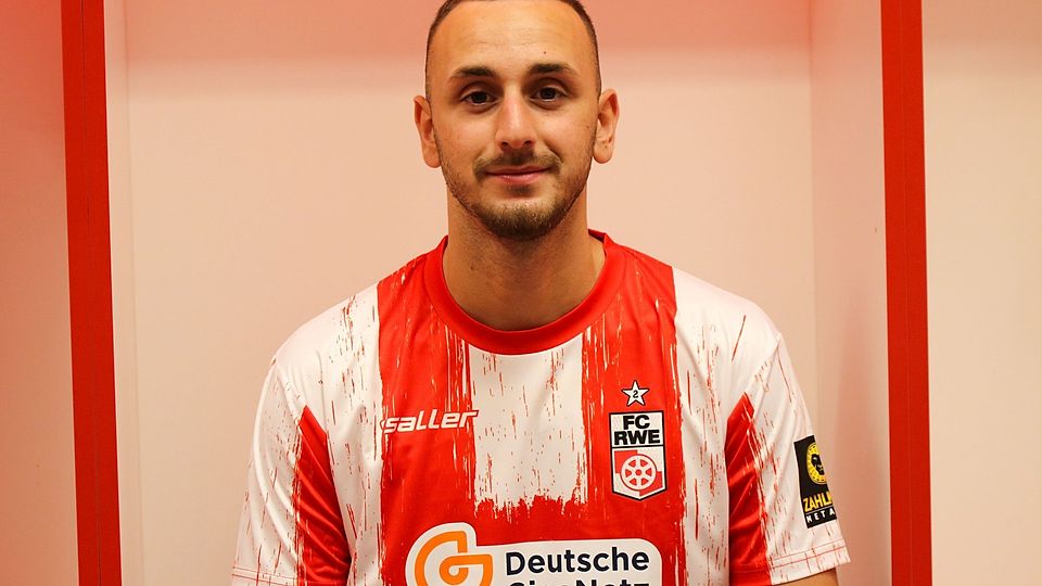 Ömer Uzun in der zukünftigen Spielerkabine.