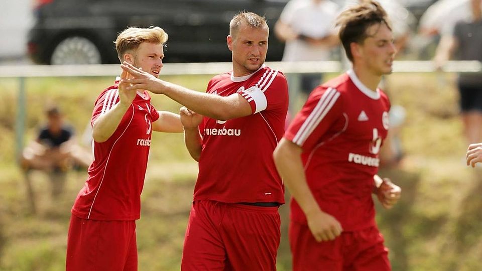 Verlässt Salmrohr und geht zurück nach Nattenheim: Michael Dingels (Mitte)