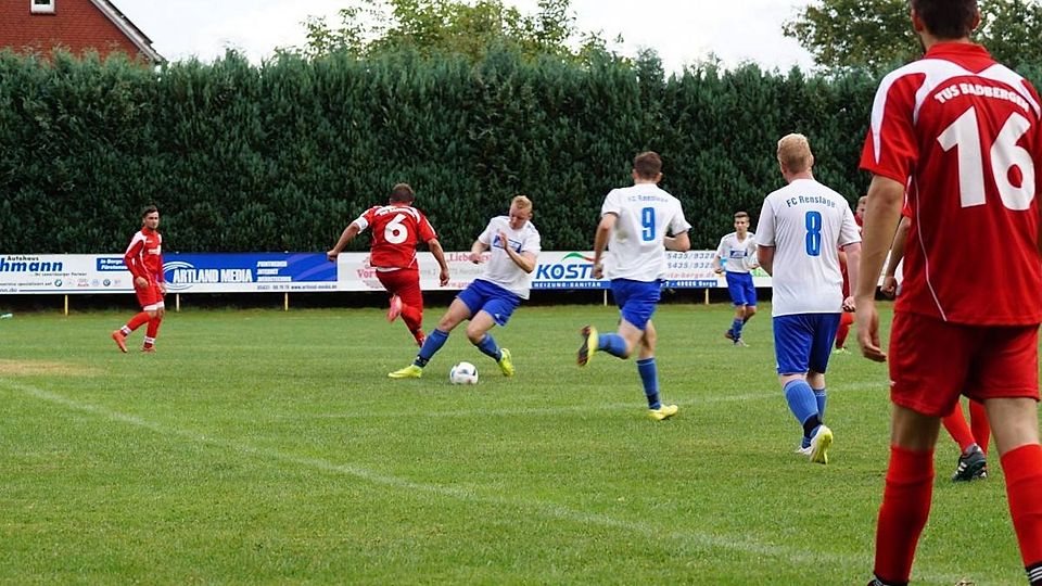 Ein Bild aus alten Tagen. Am Freitag gab es das gleiche Duell: Badbergen - SG Renslage/Berge.