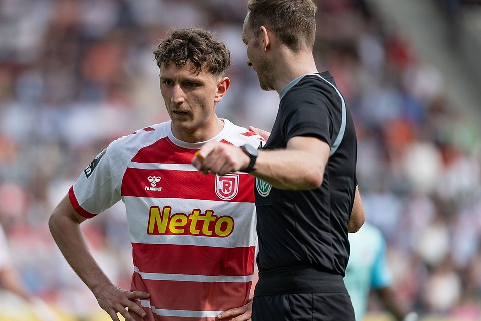 Youngster Jonas Bauer und der SSV Jahn wollen unbedingt in die 2. Liga zurück.