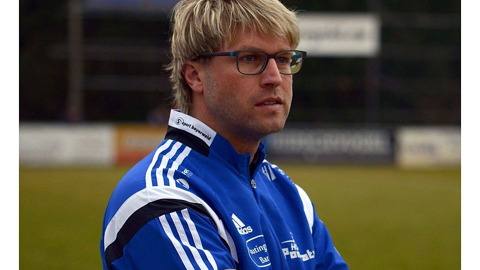 Andreas Wagner bittet seine Jungs zum Trainingsauftakt F: Meier