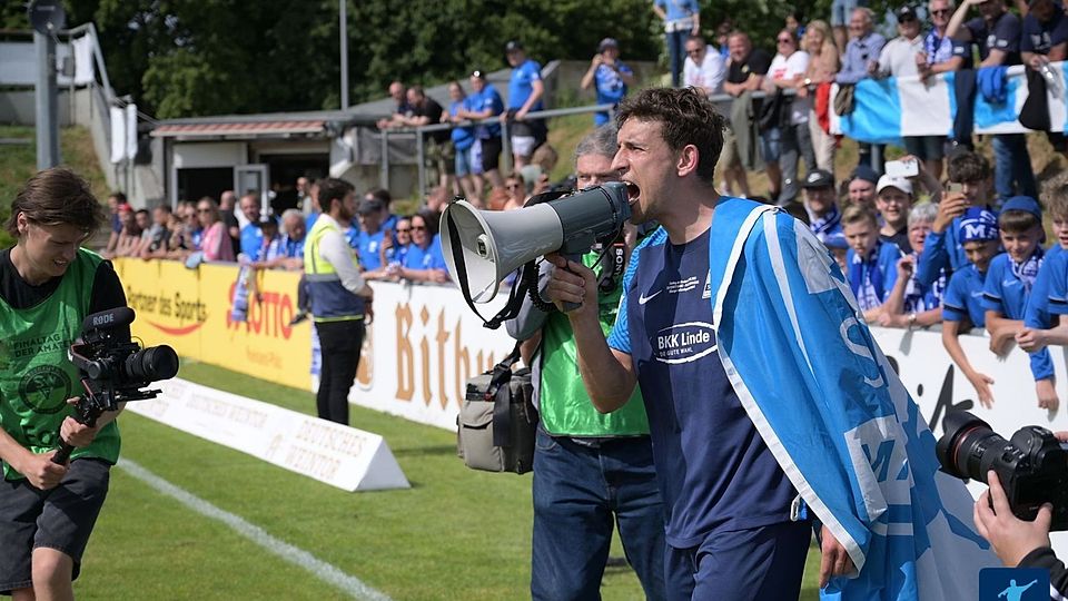 Dicht dran an den Emotionen sind die Fans beim Pokalfinale in Weingarten, so wie beim Finale 2022 - dem vorerst letzten Spiel von Schott-Legende Janek Ripplinger.