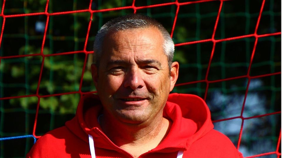 Uwe Berger, der Trainer des FC Huttingen