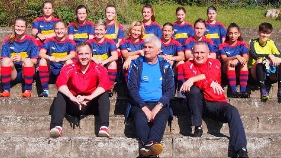 Frauenteam Saison 2017/18. anbi
