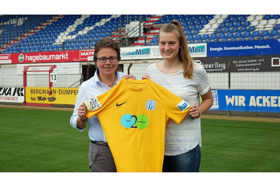 Als Leistungsträgerin stellte Meppens Sportliche Leiterin Maria Reisinger die neue Torfrau Kari Närdemann vor. Sie spielte  bei SGS Essen, war aber zuletzt in den USA aktiv. 