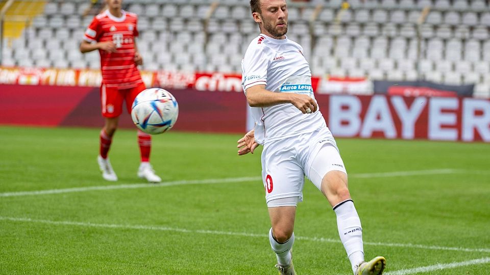 Albano Gashi wird operiert: Der Türkgücü-Spieler zog sich gegen die Club-Reserve einen dreifachen Bruch im Oberarm zu.