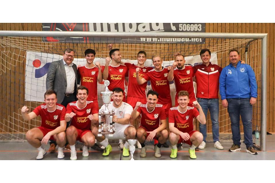 Intersport Begro Cup Breidenbach 2025 Sieger SG Silberg Eisenhausen Die SG Silberg/Eisenhausen feiert den Gewinn des Intersport-Begro-Cups in Breidenbach. © Jens Schmidt Intersport Begro Cup Breidenbach 2025 Sieger SG Silberg Eisenhausen Die SG Silberg/Eisenhausen feiert den Gewinn des Intersport-Begro-Cups in Breidenbach. © Jens Schmidt