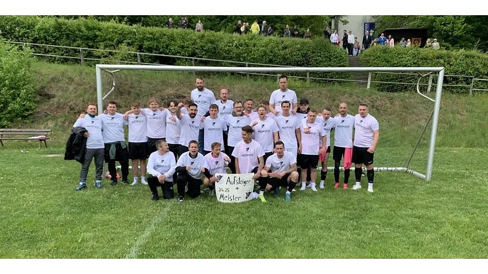 Es geht endlich wieder aufwärts: Die SG Altenkirchen/Bonbaden/Neukirchen ist zurück in der Wetzlarer B-Liga. © Günter Leistner
