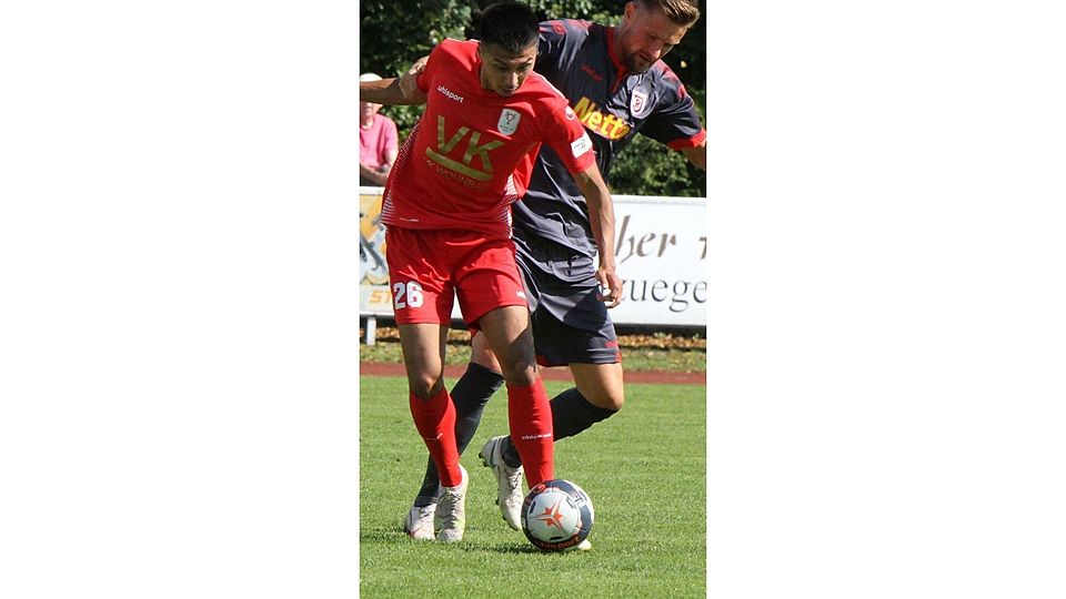 Starker Stürmer: Viele Jahre schoss Marcel Kosuch (links) Tore für den TSV Dachau 1865. Jetzt gibt es ein Wiedersehen in Grünwald.