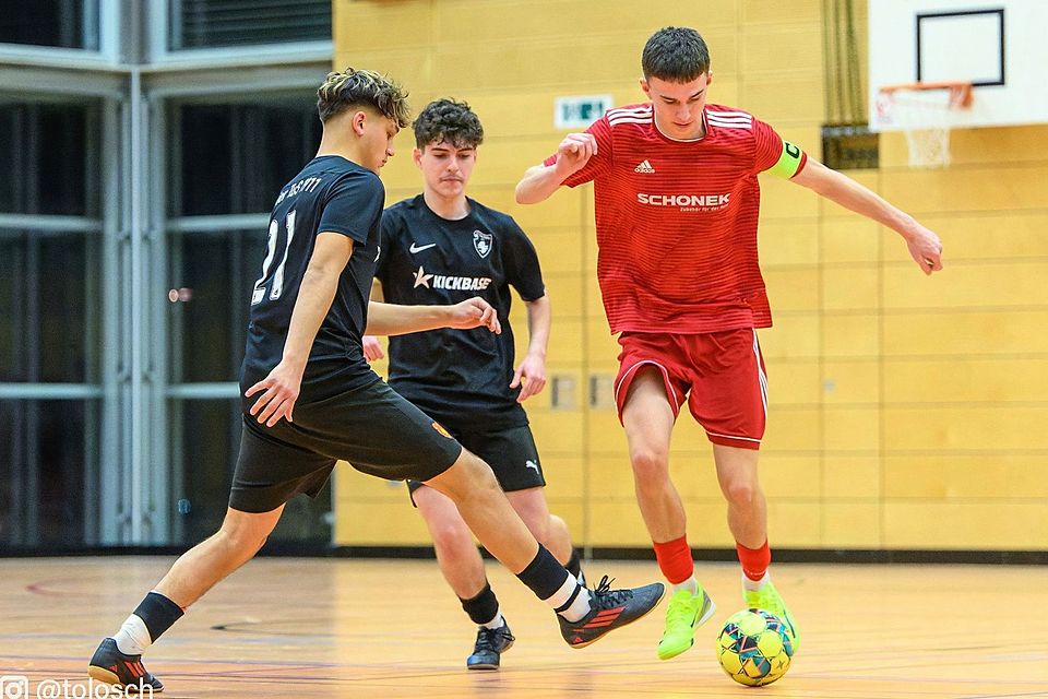 Maximilian Meindl (rechts) ist einer der jungen Sommerneuzugänge beim SV Wenzenbach.
