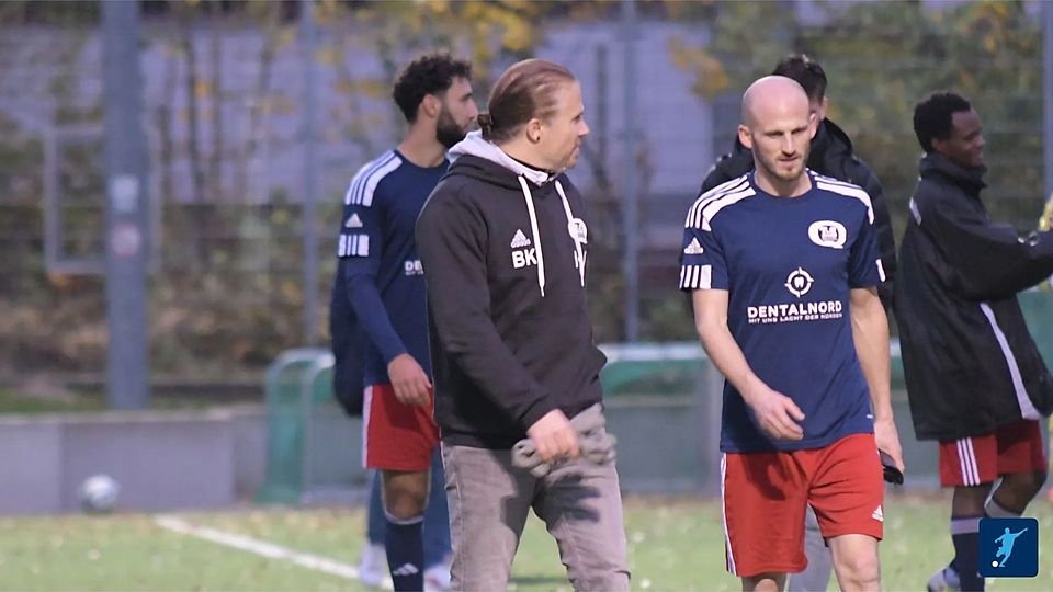 Ist nicht mehr Trainer des TuS Holstein Quickborn: Björn Alexander Koll (li.).