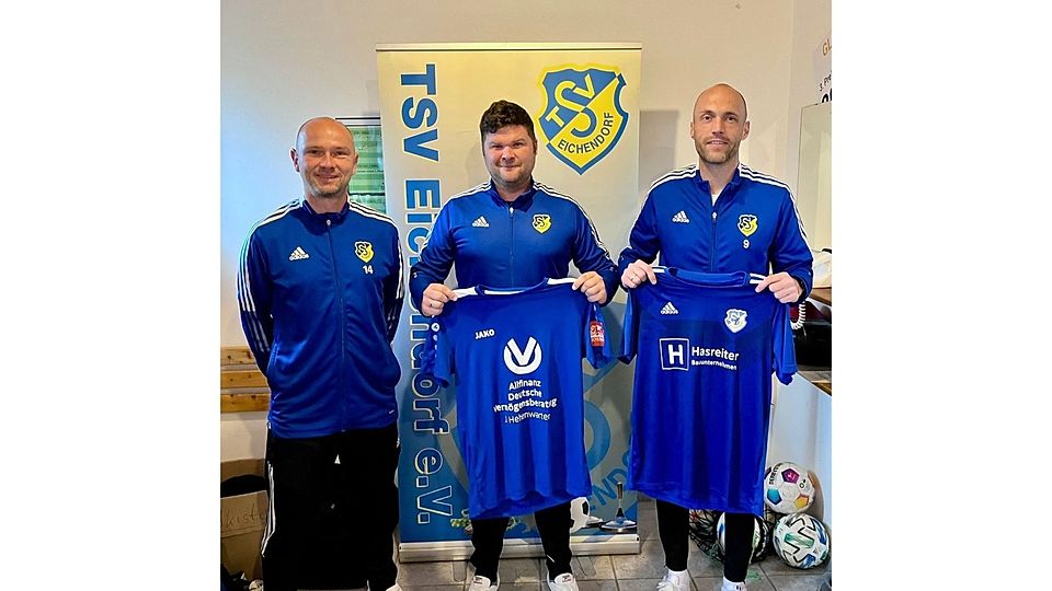 Hans-Jürgen Stömmer (Mitte) und Alex Hofmann (re.) sollen den TSV Eichendorf wieder in die Spur bringen