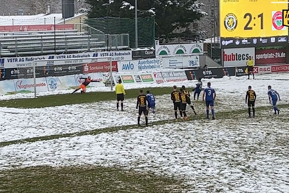 Vom Elfmeterpunkt vergab der SV Westerhausen die Chance zum 2:2.