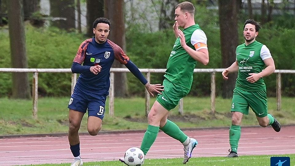 Malick Fall (li.) verlässt die Spandauer Kickers und wechselt in die Oberliga.