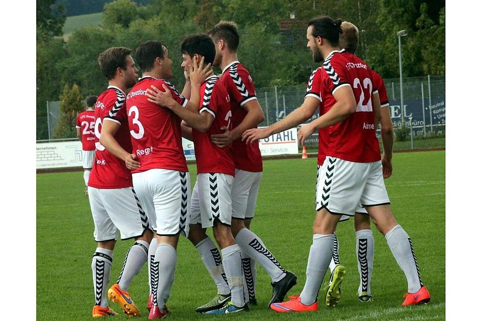 Die Spieler des FC Donzdorf kamen beim 9:1 gegen Berkheim gar nicht mehr aus dem Jubeln heraus.