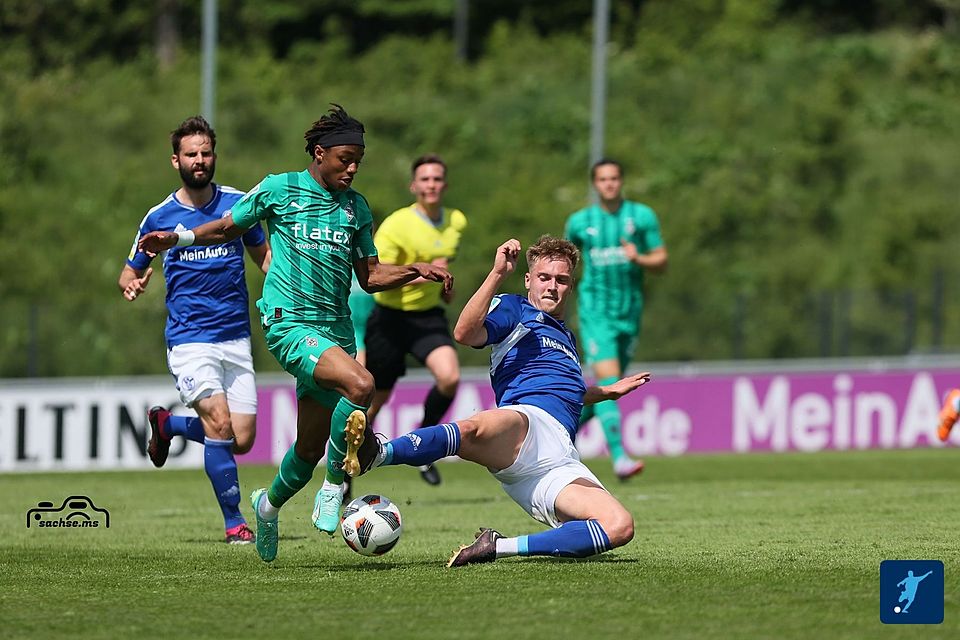 Ein packendes Duell lieferten sich die Reserve-Teams von Schalke 04 und Borussia Mönchengladbach.