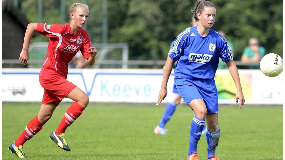 Eine Einladung zum Lehrgang der U-15-Juniorinnen des DFB hat Julia Bohlen (r.) vom SV Meppen erhalten. Foto: Doris Leißing