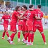 Große Freude beim SV Erlbach. Das Team hat im ersten Spiel den ersten Dreier der Saison gesichert.