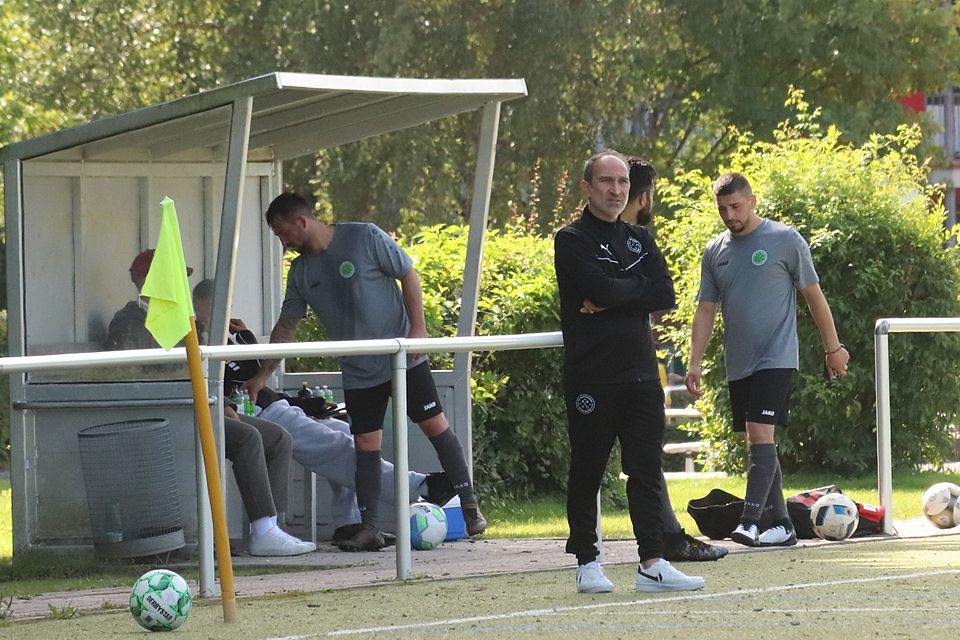 SG-Trainer Bayram Özkan konnte nicht verhindern, dass sich einige seiner Spieler nicht im Griff hatten.