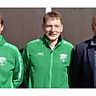 Neuer Aislinger Trainer zur nächsten Saison wird Falko Ballin. Das Bild zeigt bei der Präsentation (von links) den 2. Abteilungsleiter Stefan Uhl, Ballin und Abteilungsleiter Benno Sailer.