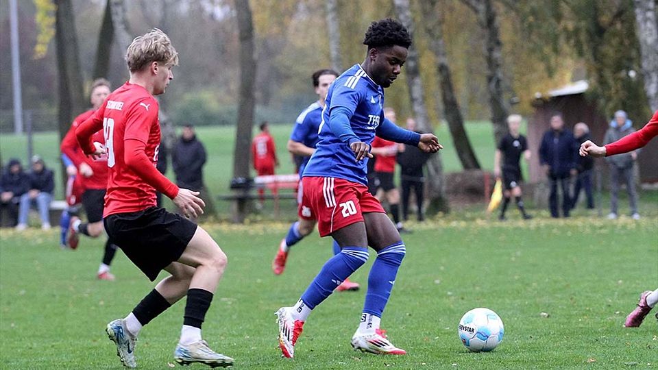 Joel Prempeh (re., SpVg Eidertal Molfsee) gelingen gleich drei Tore.