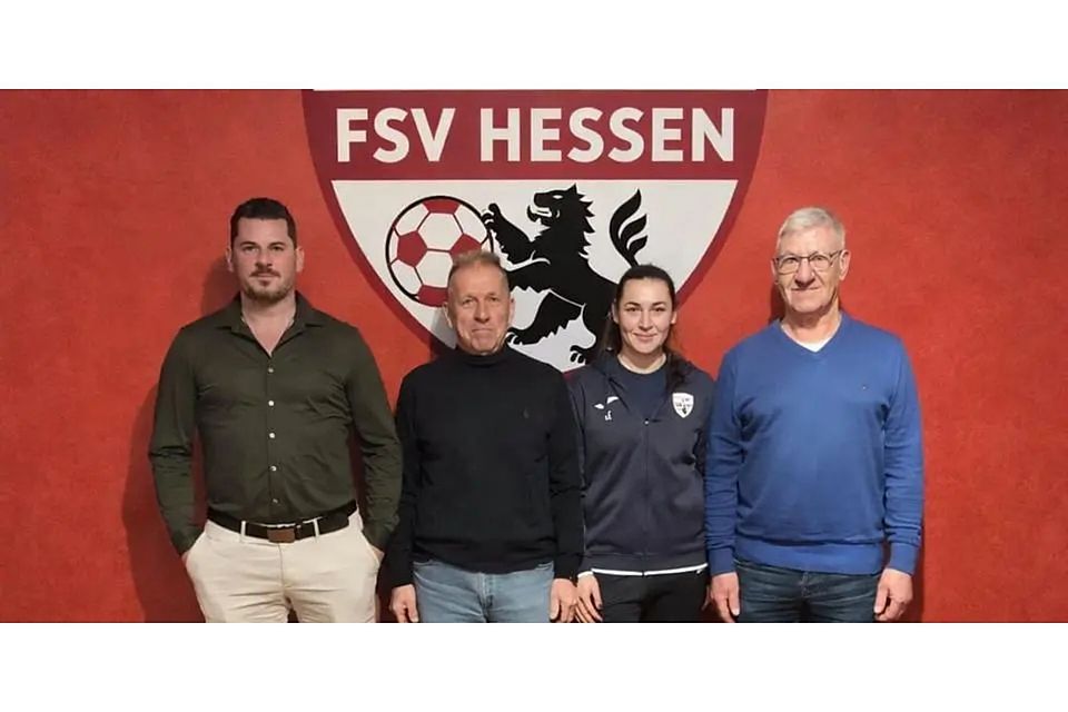 Der neue Vorstand des FSV Hessen Wetzlar: (v.l.) Ioannis Arabatzis (Vorsitzender), Klaus Diehl (stellvertretender Vorsitzender), Lara Einig (Kassiererin) und Harry Stinglwagner (Schriftführer). © FSV Hessen Wetzlar