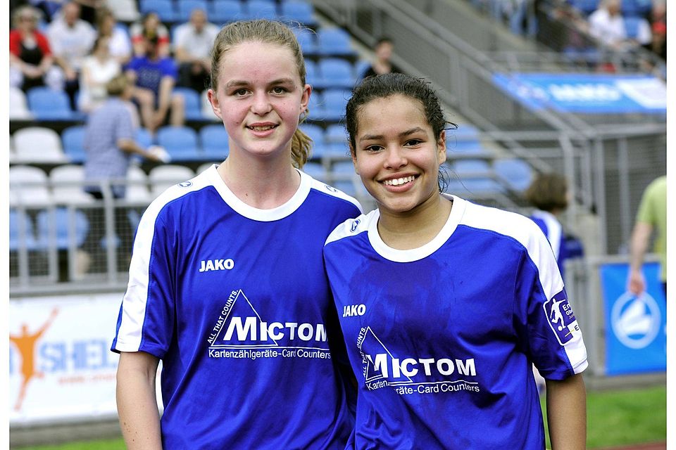 Greta Stegemann (links) und Ivana Fuso wagen den Schritt von der SV Böblingen zum SC Freiburg  Foto: Photo5