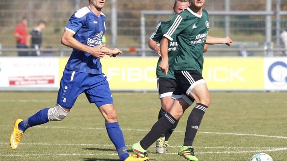 Voll unter Strom: Timon Kuko (r.) machte nach dem Platzverweis seinem Ärger an einem Mülleimer Luft.  Denise Höfle