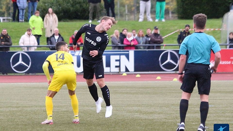 Der GSV Moers bezwingt zum Auftakt Oberliga-Absteiger Sportfreunde Niederwenigern. 