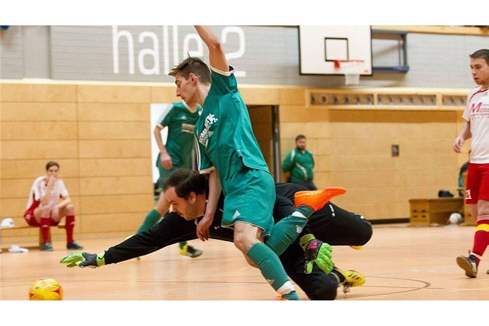 Gerade im Futsal kommt es auf Zentimeter an, besonders bei Ränkam gegen Furth i. Wald. Fotos: Tschannerl