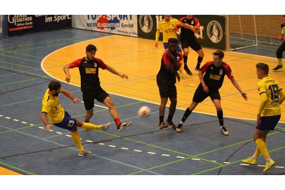 Das Match zwischen dem 1. FC Lok Leipzig und dem FC Rot-Weiß Erfurt hatte alles, was das Fußballerherz begehrt: Kampf, Leidenschaft und Emotionen - nur die Toren fehlten. F: Herzberg