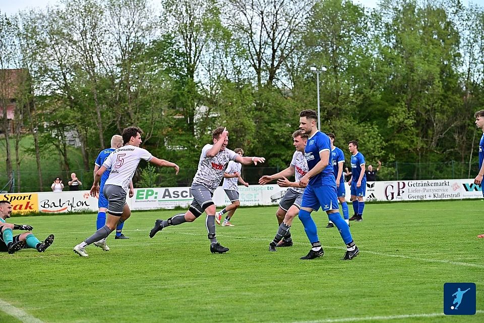 Der Derbysieg gegen Hintereben/Altreichenau war für Dreisessel in doppelter Hinsicht wichtig. Der Derbysieg gegen Hintereben/Altreichenau war für Dreisessel in doppelter Hinsicht wichtig.