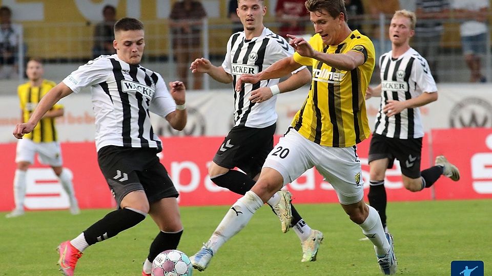 Christian Kufner (am Ball) und die Vilzinger konnten bislang die Burghausen schon zweimal ärgern in dieser Saison, das soll auch am Dienstag so sein.