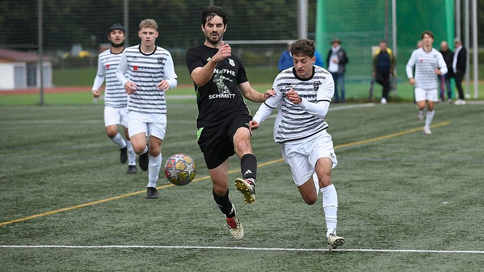 Knapp die Nase vorne hatten Daniil Ozkan (re.) und der TuS Geretsried II beim 3:2-Heimsieg gegen Altenstadt