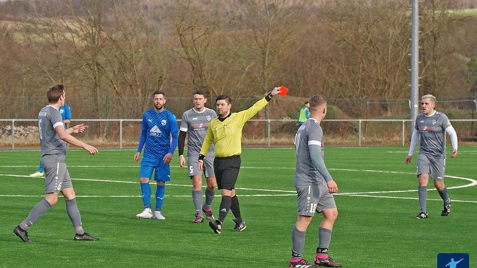 Hier die SG Hohenstein in der Kreisoberliga noch gegen den FC Waldems: Gegen den TuS Kemel zeigte der Schiedsrichter einmal glatt Rot und zweimal Gelb-Rot. 