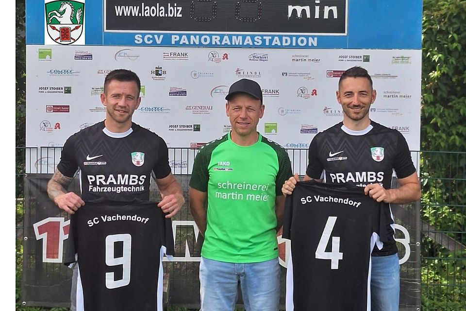 Wieder vereint beim SCV: Georg Klauser (links), Trainer Martin Meier und Tom Loferer (rechts).