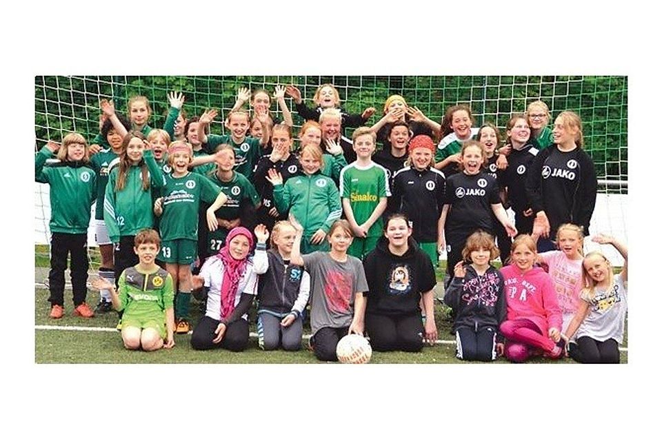 Richtig viel Spaß hatten die Teilnehmerinnen am „Tag des Mädchenfußballs“ beim FSV Jever. privat