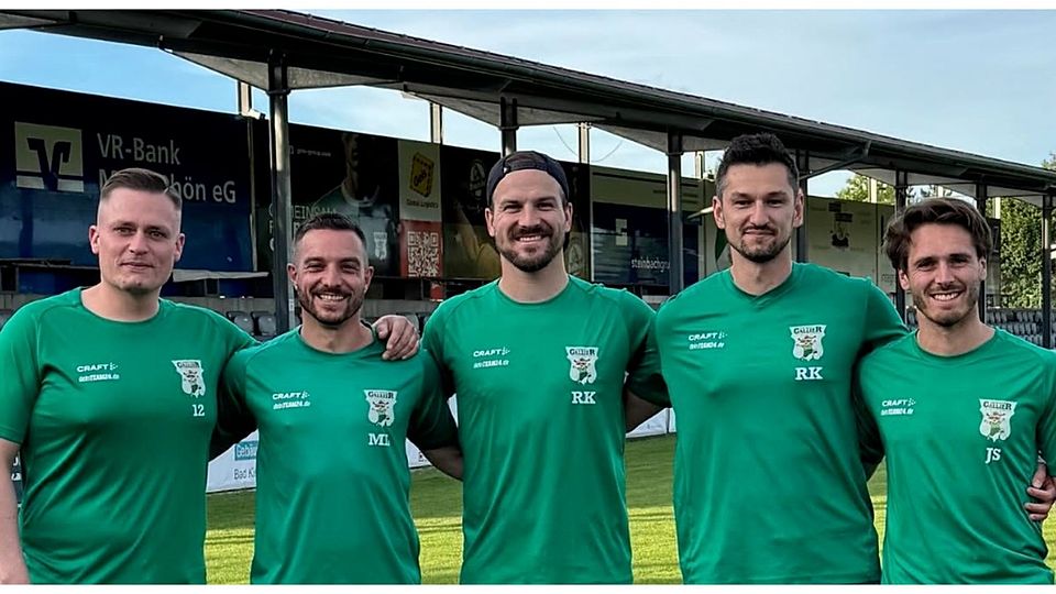 Das Trainerteam der "Gallier" (v.l.n.r): Daniel Eppler (TW-Trainer), Manuel Leicht (Athletik-Trainer), Robin Keiner (Cheftrainer), Daniel Mai (Co-Trainer) und Jannik Schleelein (spielender Co-Trainer)