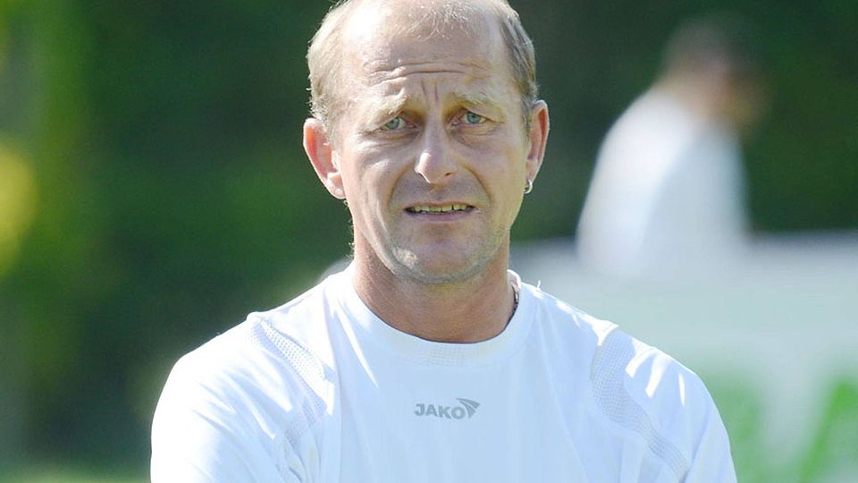 Weil der sportliche Erfolg in den letzten Wochen ausblieb, gehen Trainer Sepp Lösch und der SC Ried ab sofort getrennte Wege.   F.: Xaver Habermeier