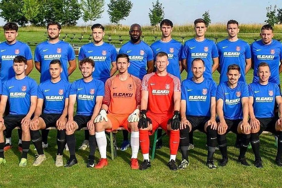 Die neu zusammengestellte Mannschaft der SpVgg Kammerberg hat den Klassenerhalt als Ziel vor Augen. Die neu zusammengestellte Mannschaft der SpVgg Kammerberg hat den Klassenerhalt als Ziel vor Augen.