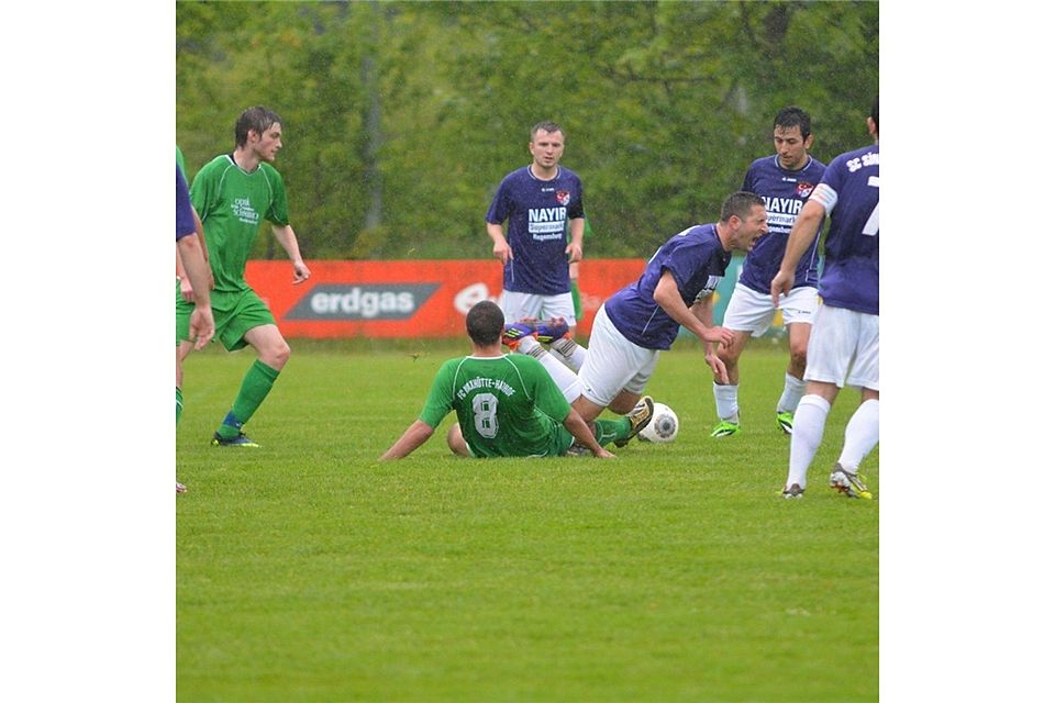 Der FC MaxhütteHaidhof besiegte im Derby den SC Sinopspor glatt mit 4:0.  Foto: Carina Allacher