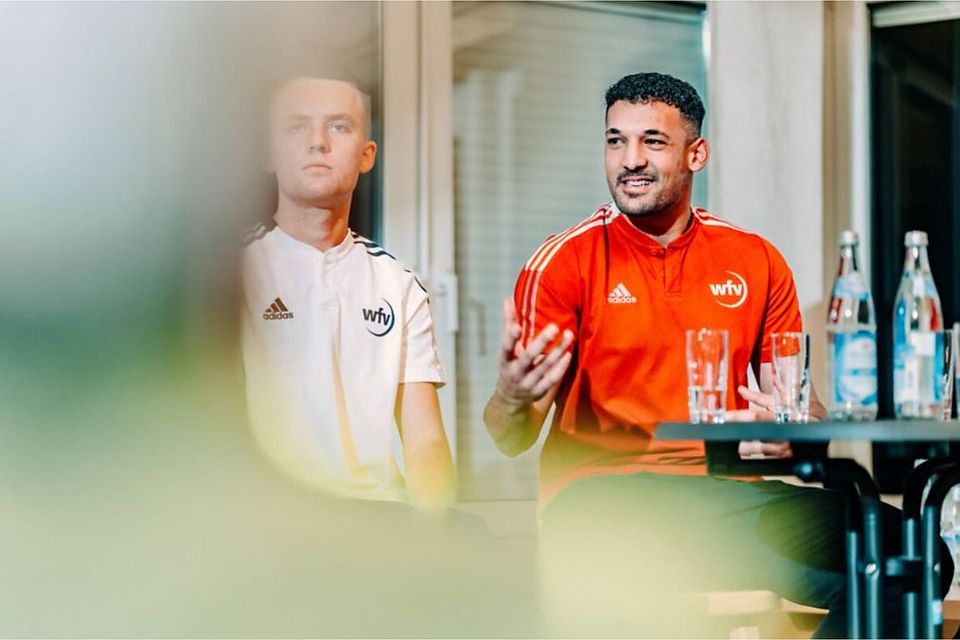 Schilderten ihre Sichtweise: Die beiden Schiedsrichter vom Württembergischen Verband, Justin Volz (li.) und Kadir Yagci (re.). Schilderten ihre Sichtweise: Die beiden Schiedsrichter vom Württembergischen Verband, Justin Volz (li.) und Kadir Yagci (re.).