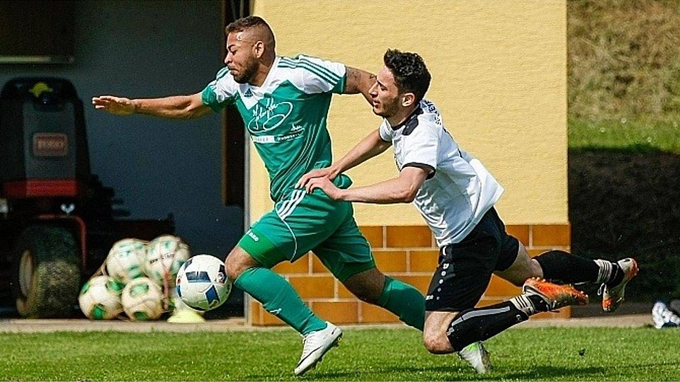 Nachgeflogen: Steyerbachtals Martin Großmann kommt Guldentals Manuel Schneider (grünes Trikot) nicht hinterher.