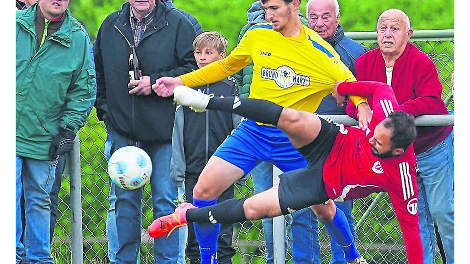 Voller Einsatz: Der VfR Würzberg (rechts Cetin Kapan) setzte sich in der Fußball-B-Liga gegen den GSV Breitenbrunn (links Sven Fabian Gaida) durch.