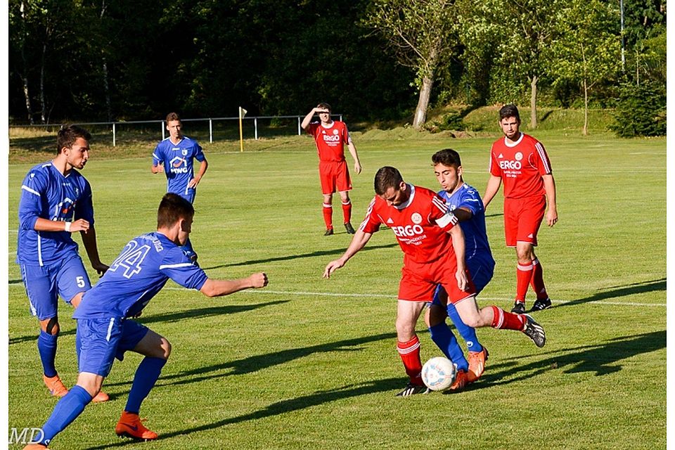 Heyrothsberge (in rot) schaffte zweimal den Ausgleich gegen die U19 des FCM   F: Donau