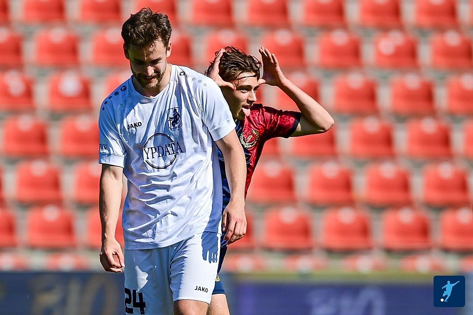 Die Hachinger waren zu Späßen aufgelegt nach dem am Ende deutlichen Heimsieg gegen Schwaben Augsburg. 