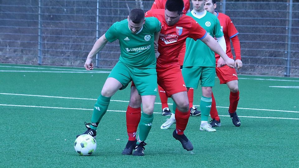 Tobias Pape im Zweikampf mit Jan-Hinnerk von Essen