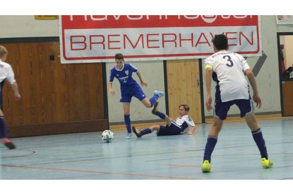 Der JFV Bremerhaven verspielte gegen die U14 vom VfL Osnabrück eine 2:0-Führung und verpasste nach der 3:4-Niederlage den Einzug ins Halbfinale.Foto: Volker Schmidt