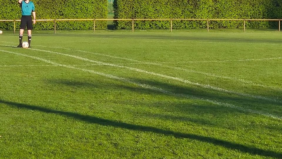 Wenn der Platzwart kreativ wird: Drei Linien für alle Fälle
